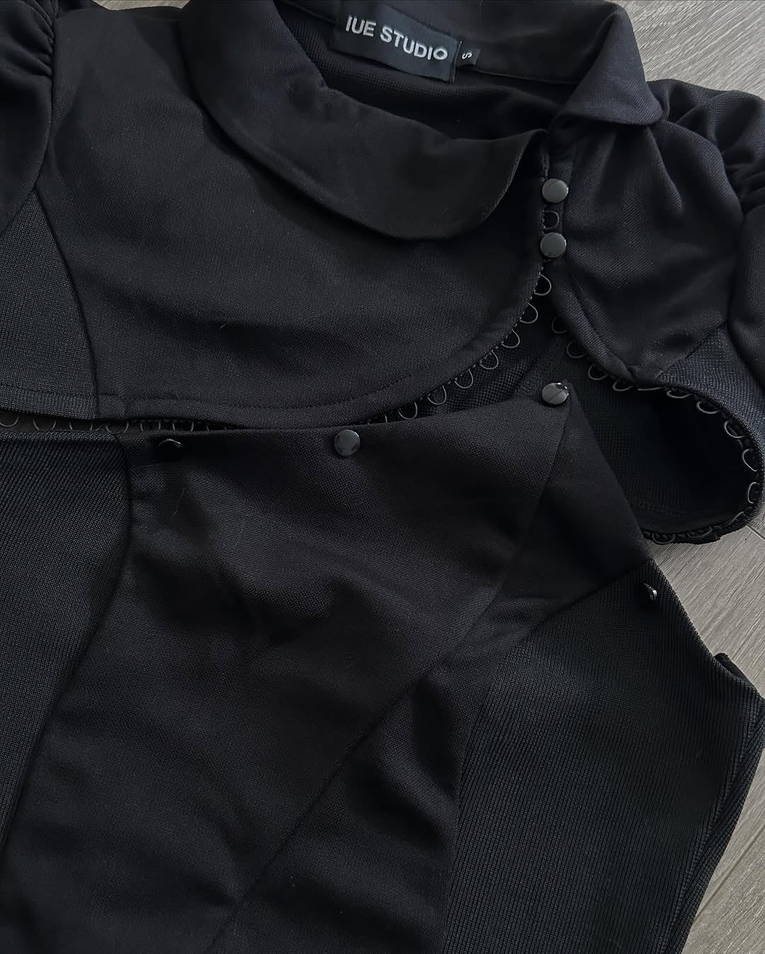 IUE Xin Xin Top (Black ) - Ready to dispatch in 48 hours