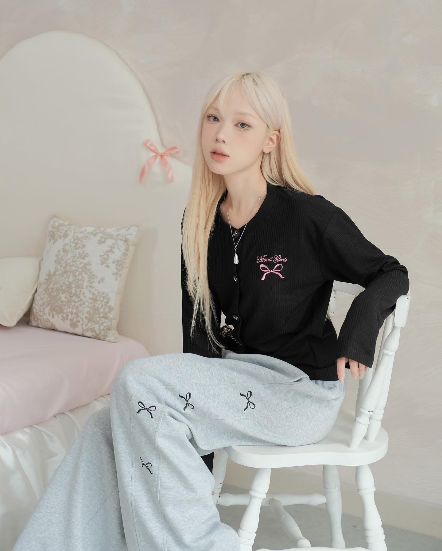 Mona Nana Sweatpants