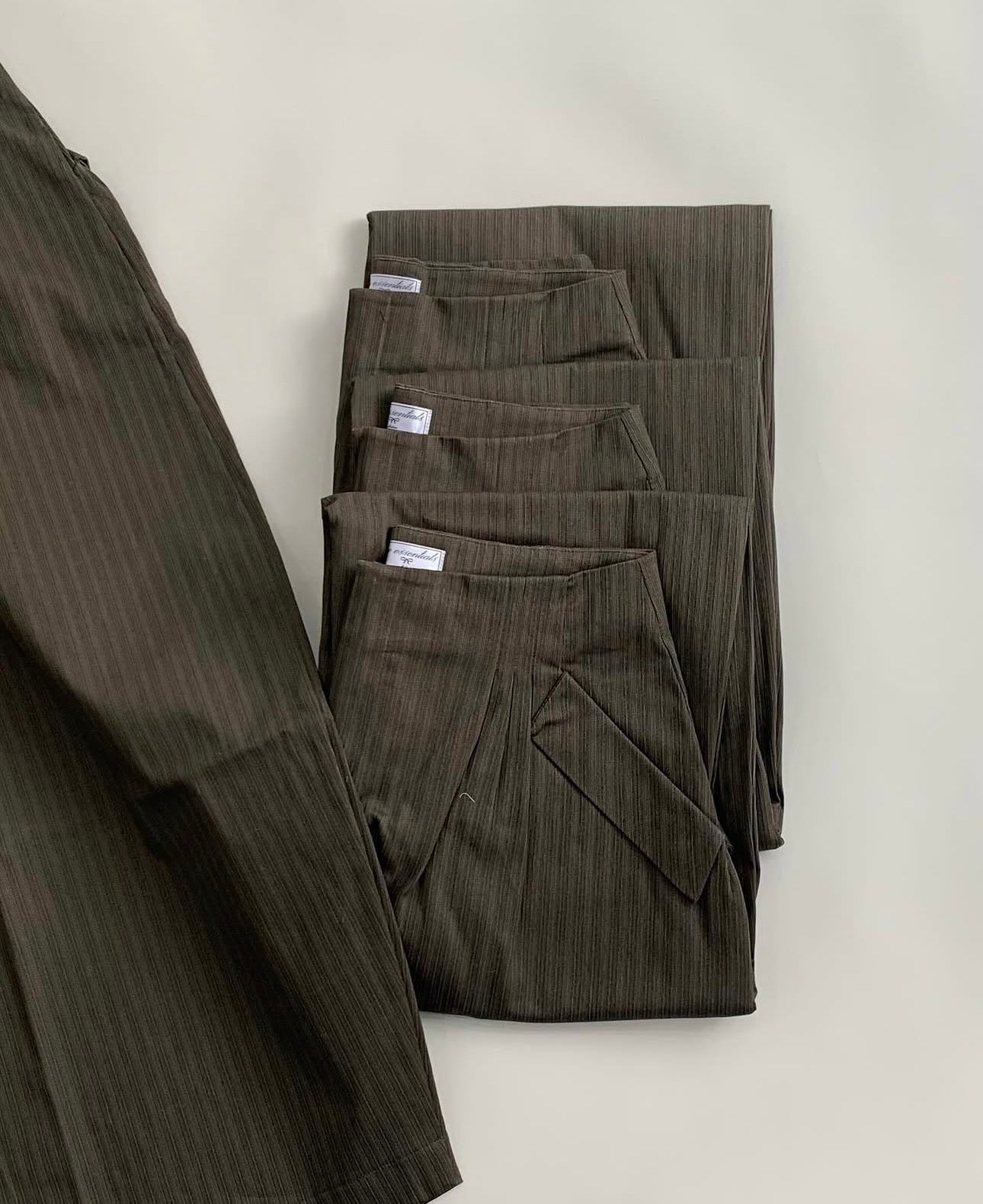 IUE “MATCHA CROISSANT" BAGGY PANTS