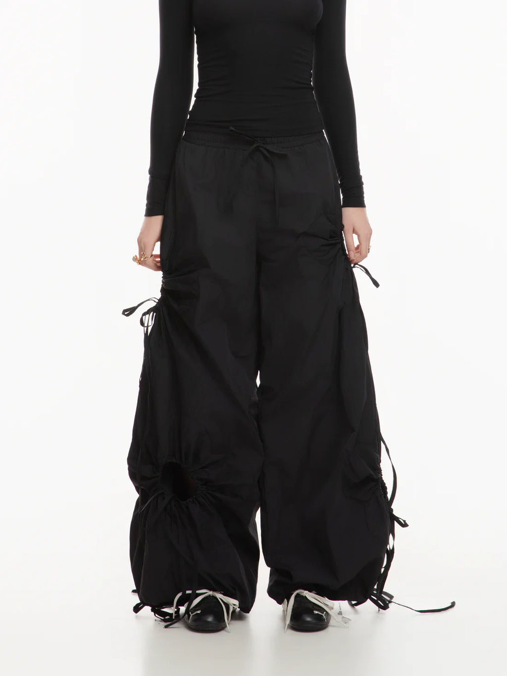 Melancholy Floral Bloom Parachute Pants ( Black )