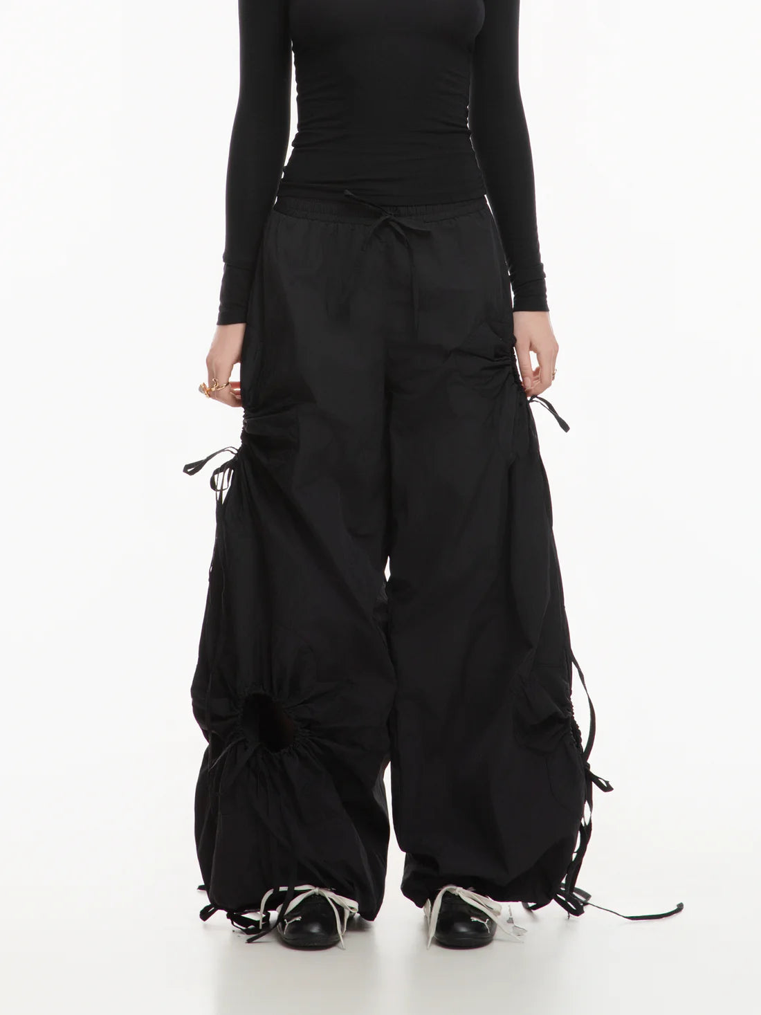 Melancholy Floral Bloom Parachute Pants ( Black )