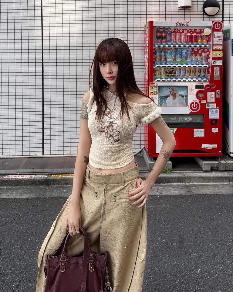 STUN Orchid Lace Top