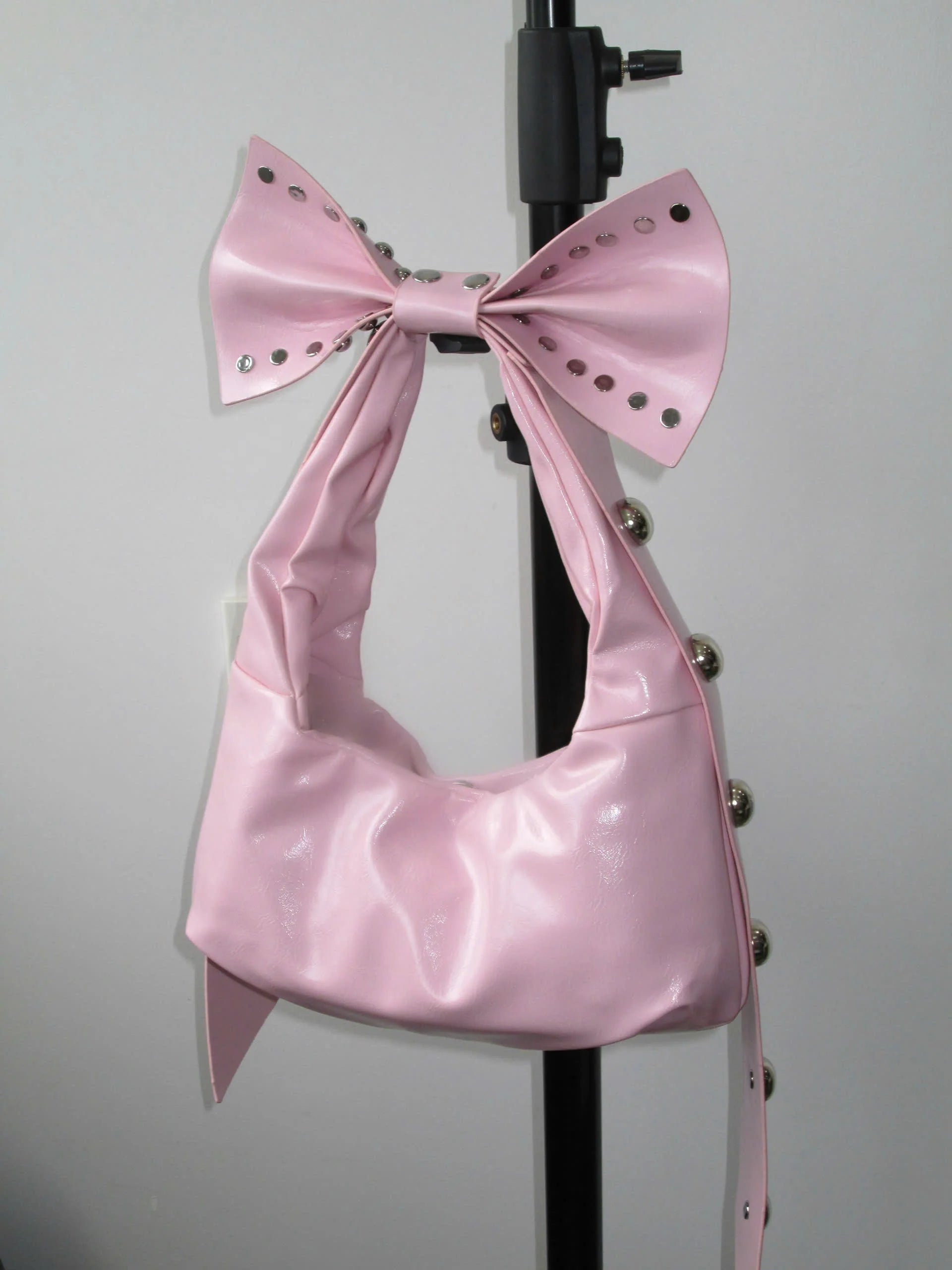 Iue “RIBBON” Leather Bag
