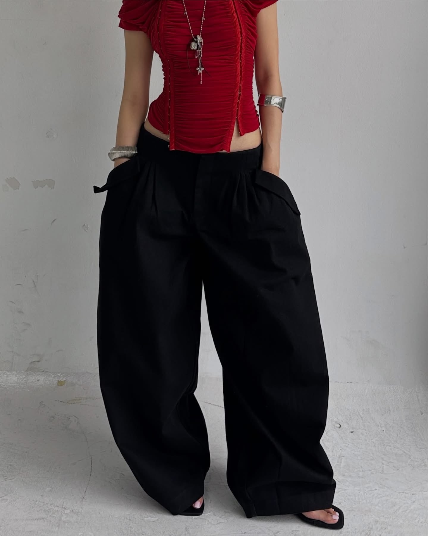 IUE “BLACK BAMBOO" BAGGY PANTS