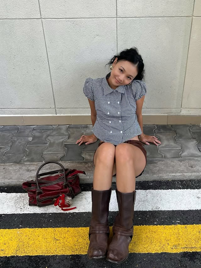 1998beforethedawn Emily Navy Top