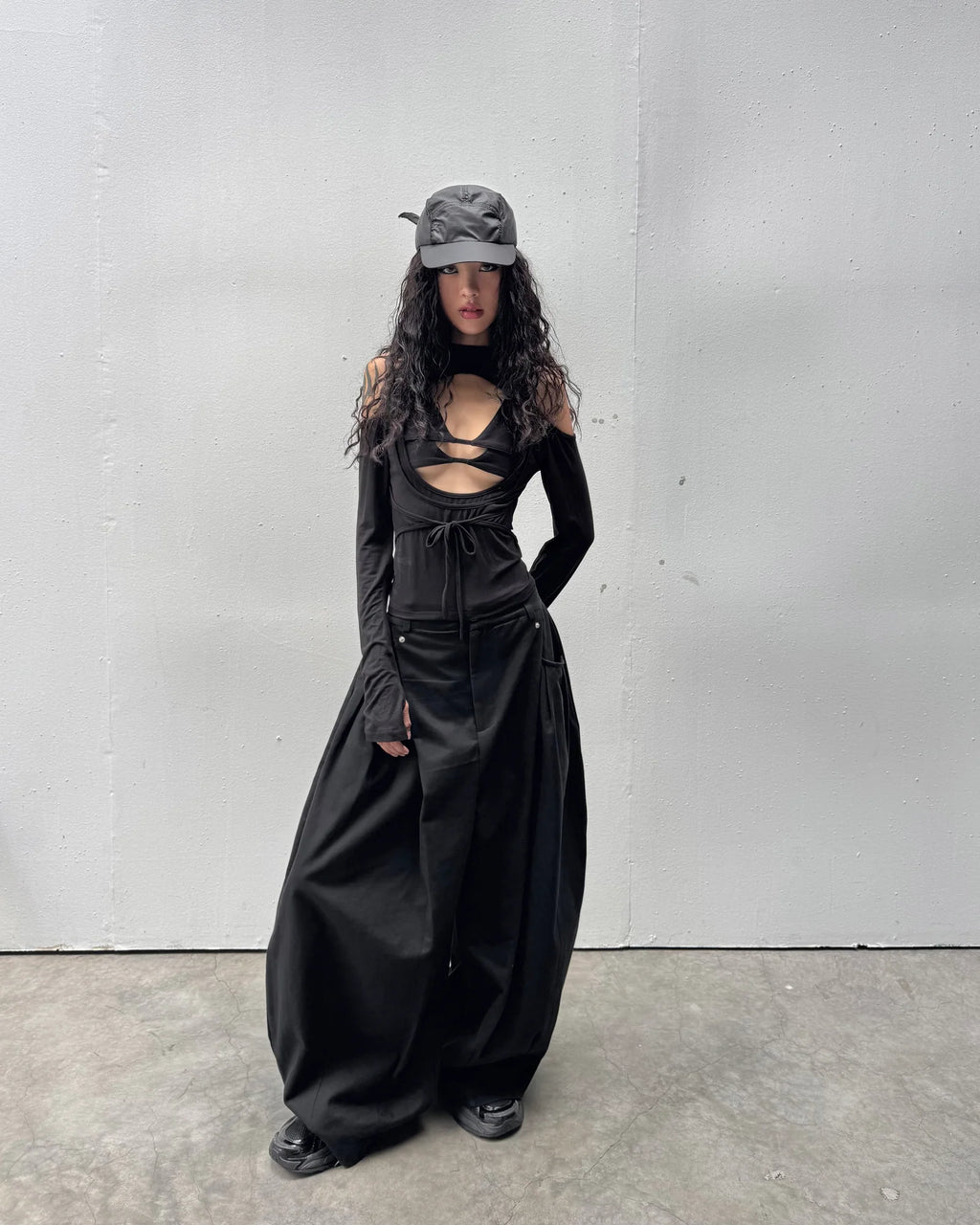 Sagittarius.A+ MULTI RIVET WIDE PANTS