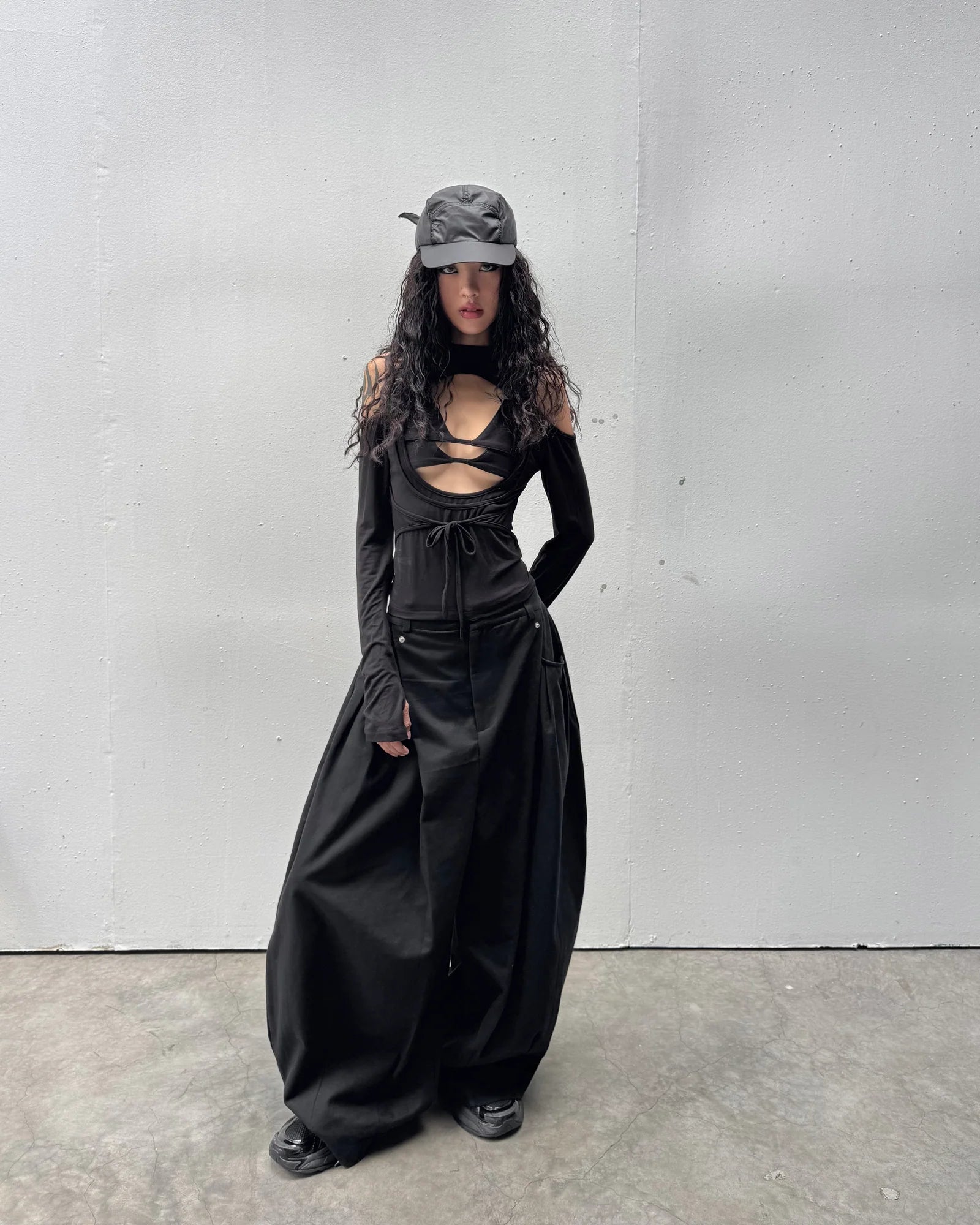 Sagittarius.A+ MULTI RIVET WIDE PANTS
