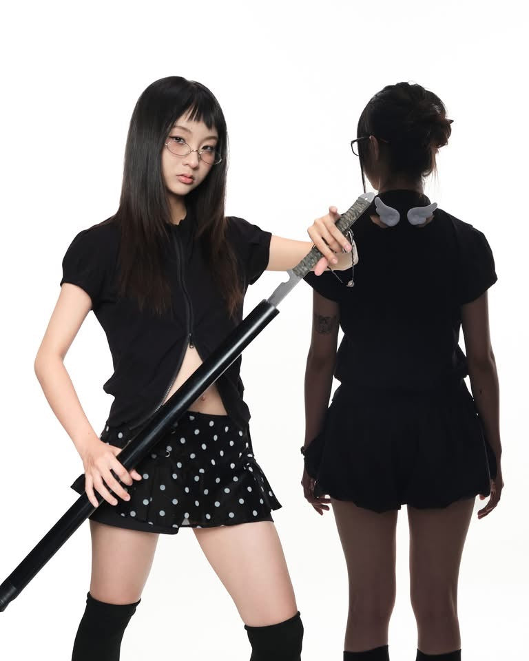 UYU Sakura Wing Zipper Top