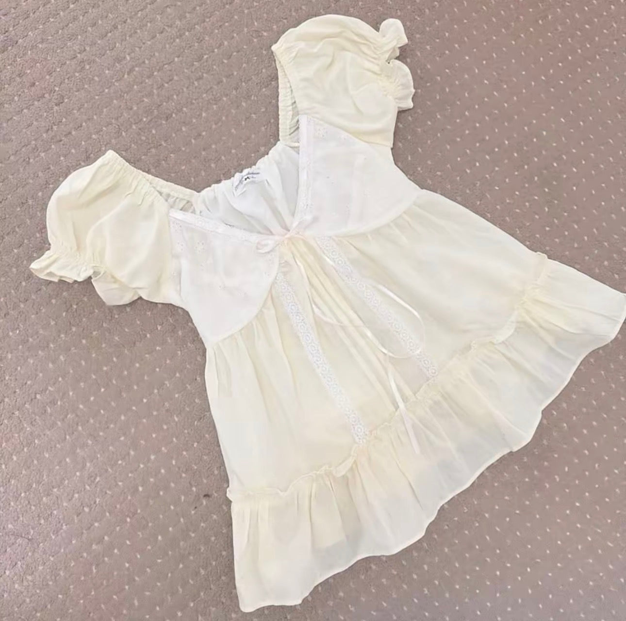 1998s Esmee yellow Top
