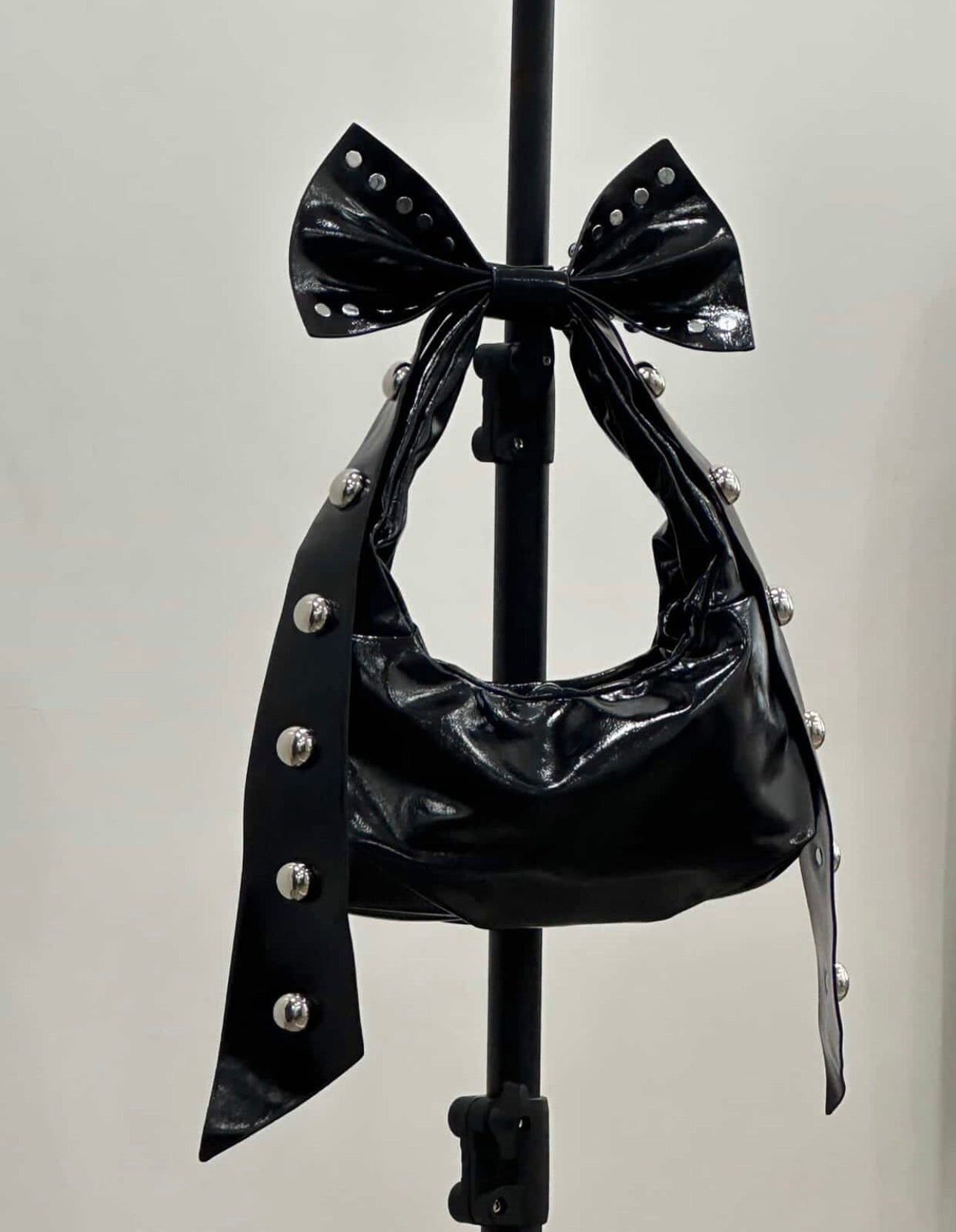 Iue “RIBBON” Leather Bag