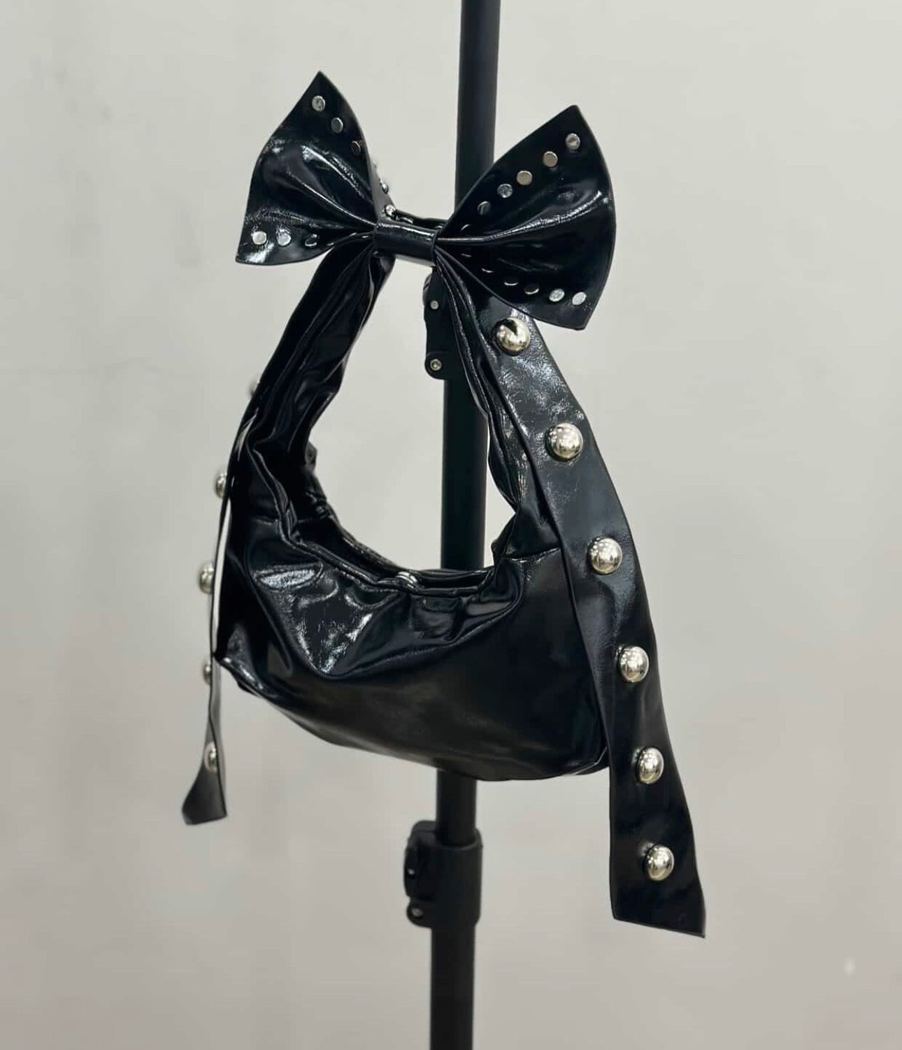 Iue “RIBBON” Leather Bag