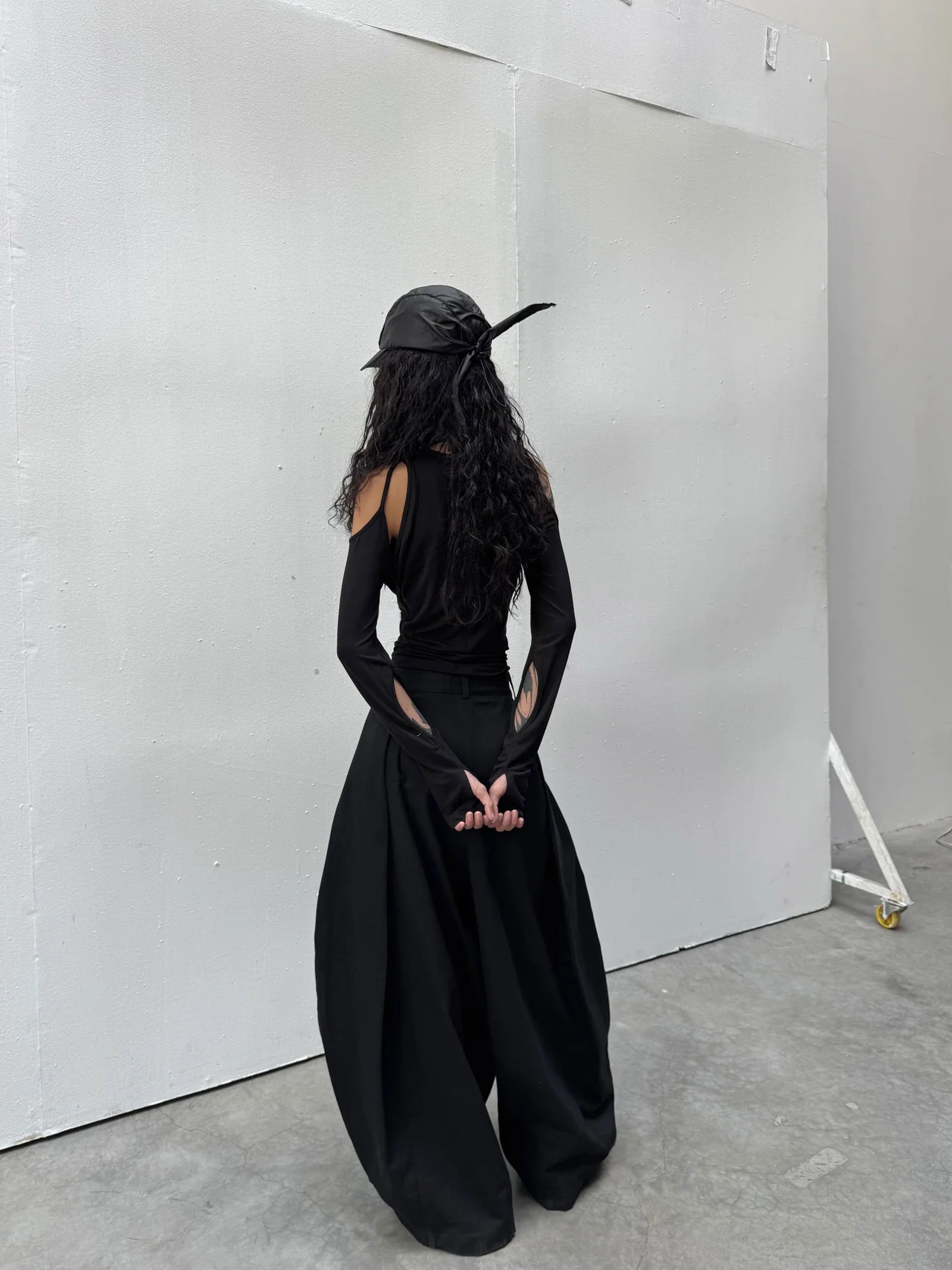 Sagittarius.A+ MULTI RIVET WIDE PANTS