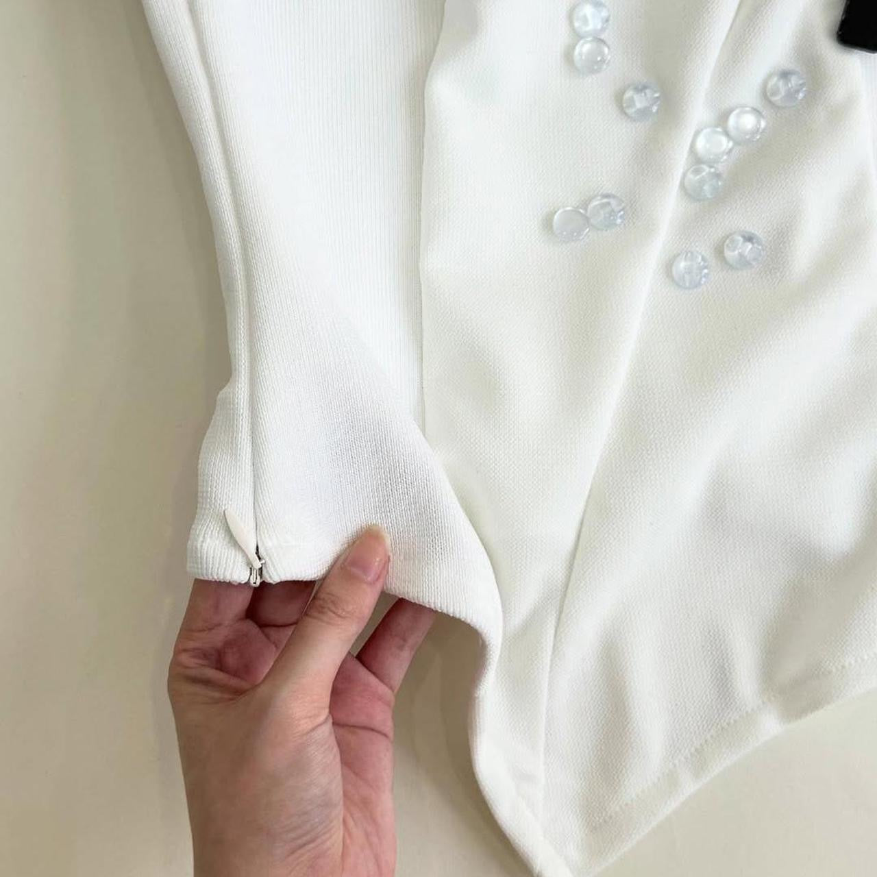 IUE Xin Xin Top - White