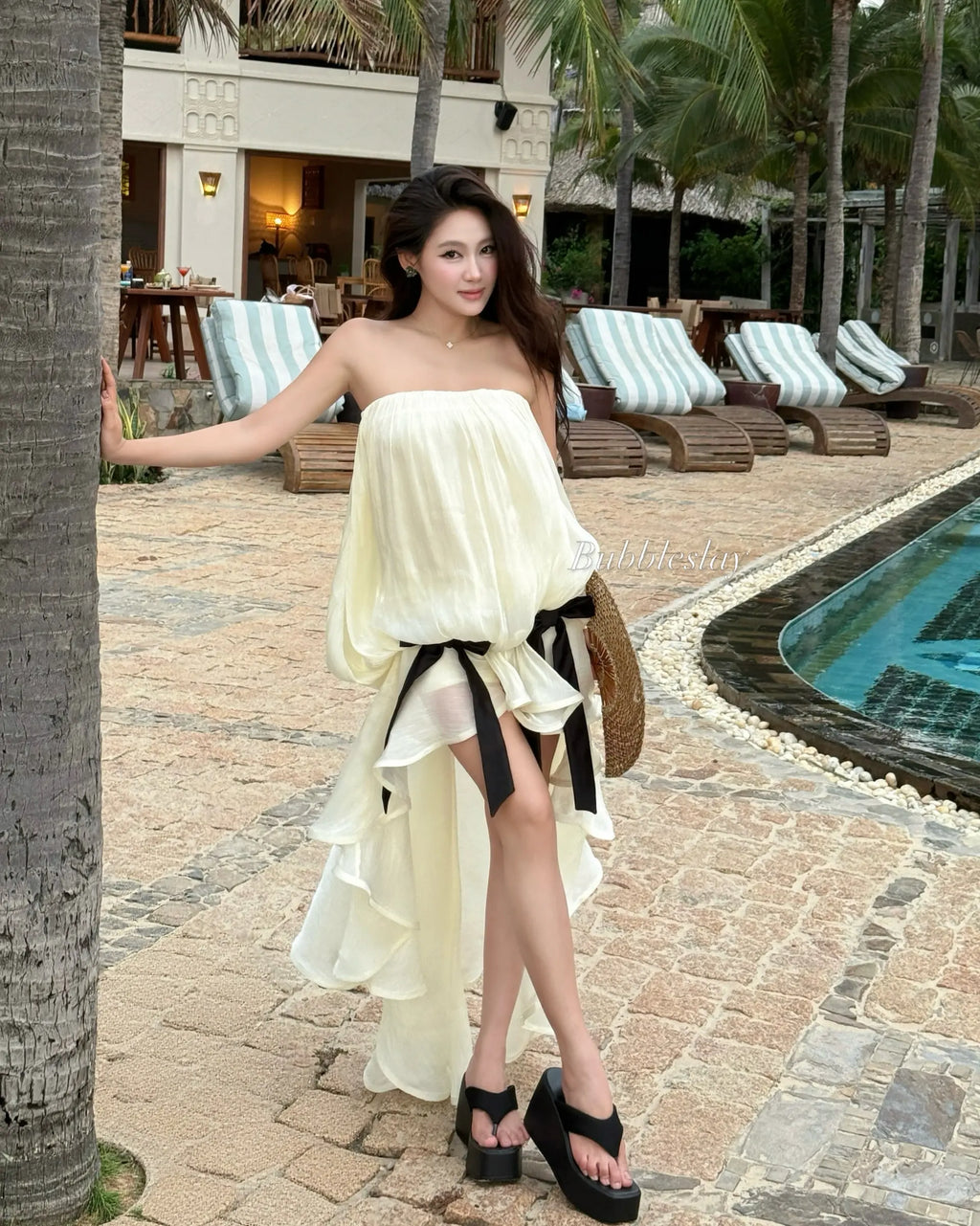 Bubble Soleil Noir Bow Dress