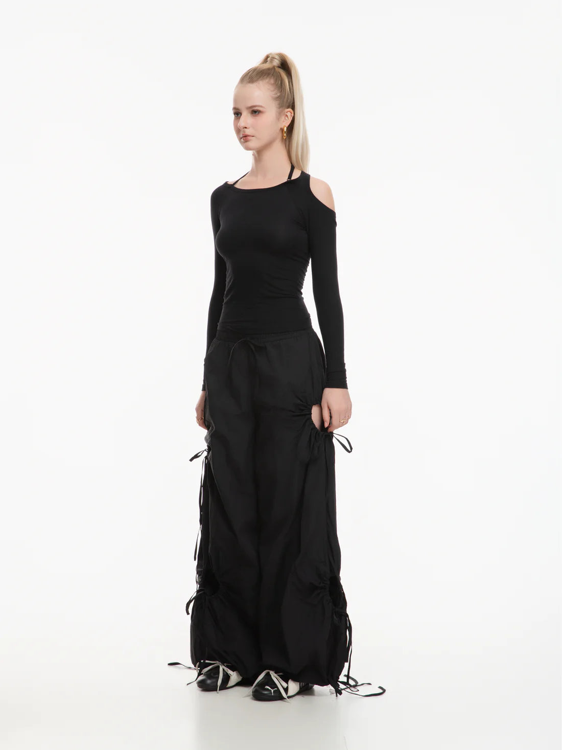 Melancholy Floral Bloom Parachute Pants ( Black )