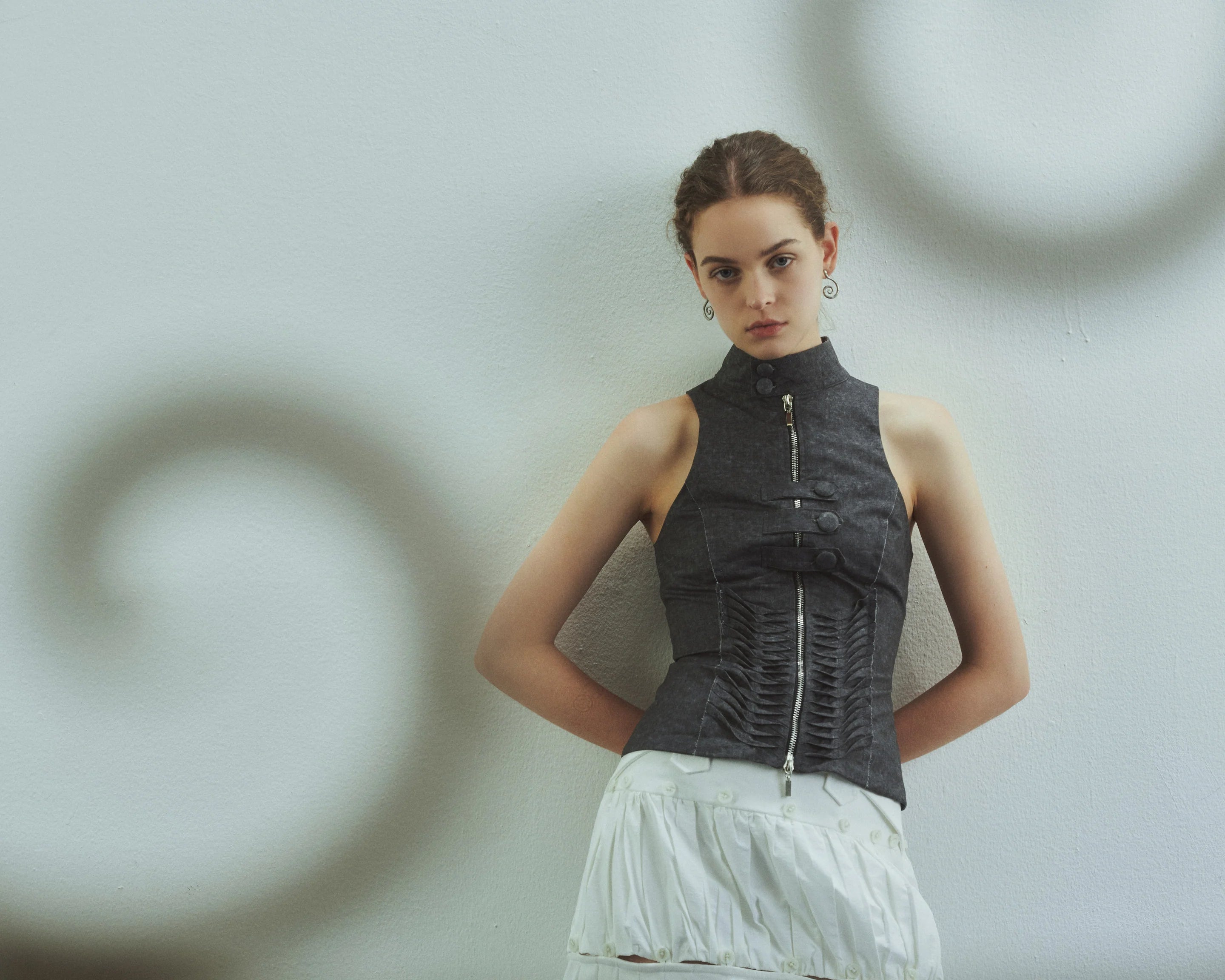 Intoeight - relief top