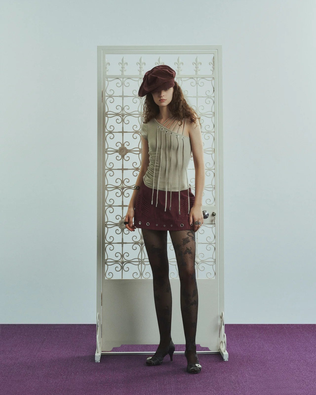 Intoeight- trace top